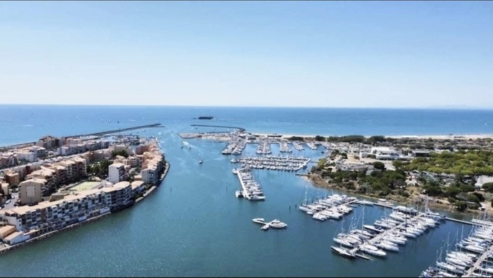 Vue aérienne du port du Cap d’Agde